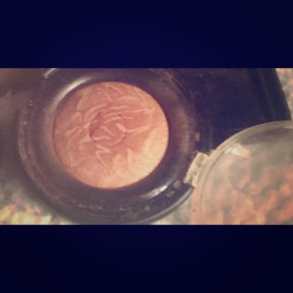 Face bronzer "Gingersnap" for soft glow
